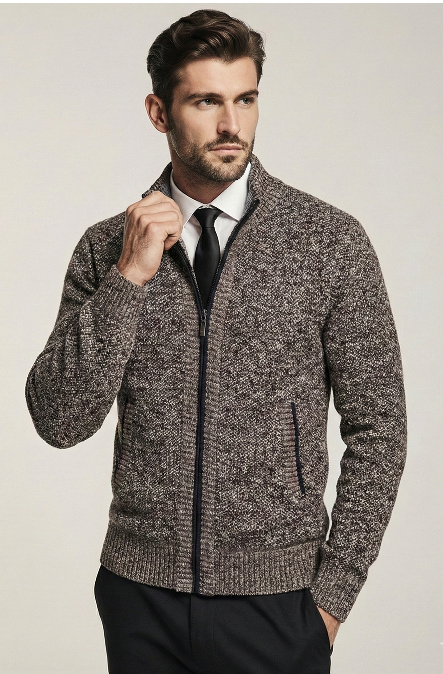 Stickad Jacka med Hög Krage och Geometriskt Mönster | Viktor – Brun