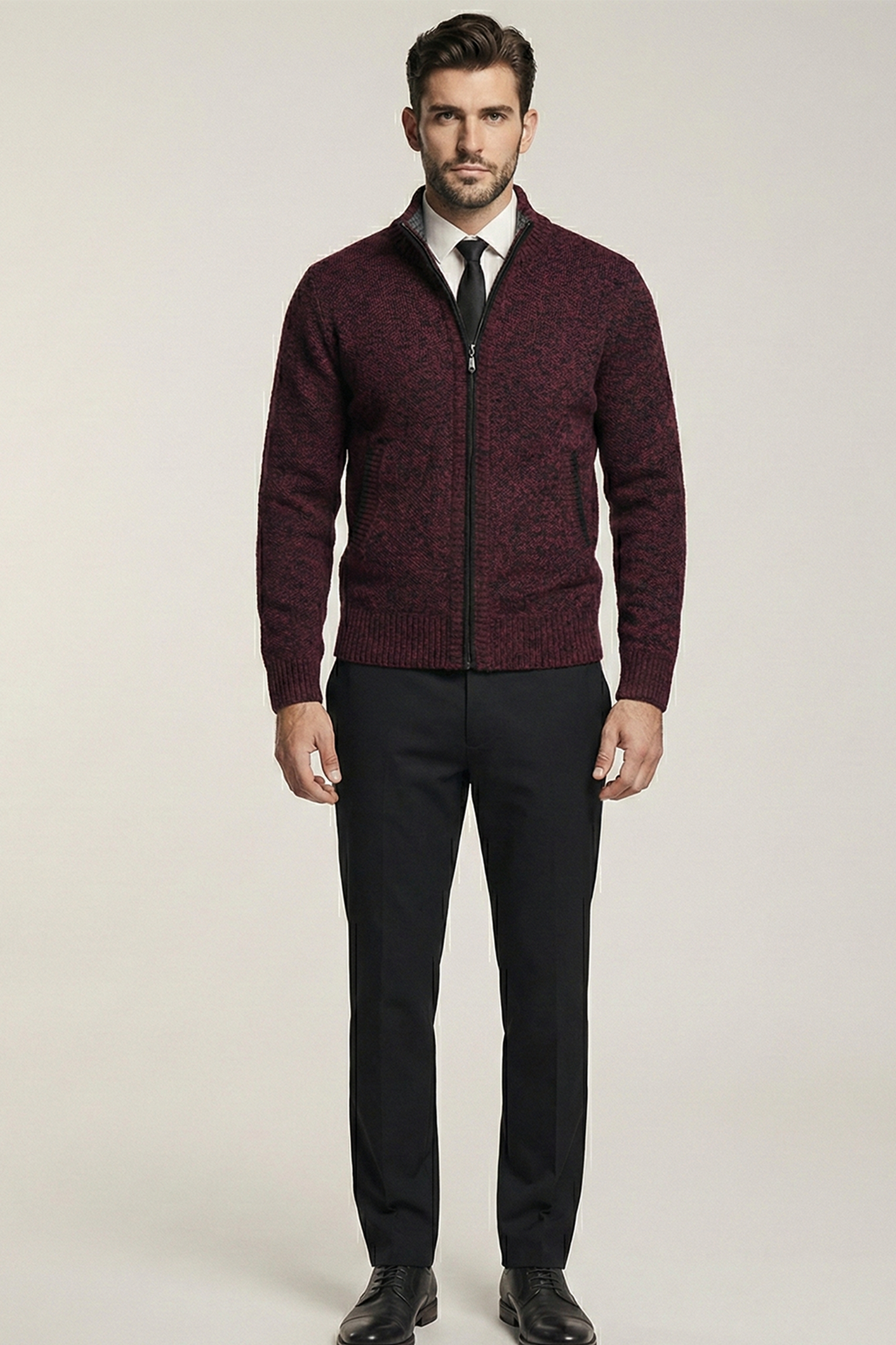 Stickad Jacka med Hög Krage och Geometriskt Mönster | Kasper – Vinröd