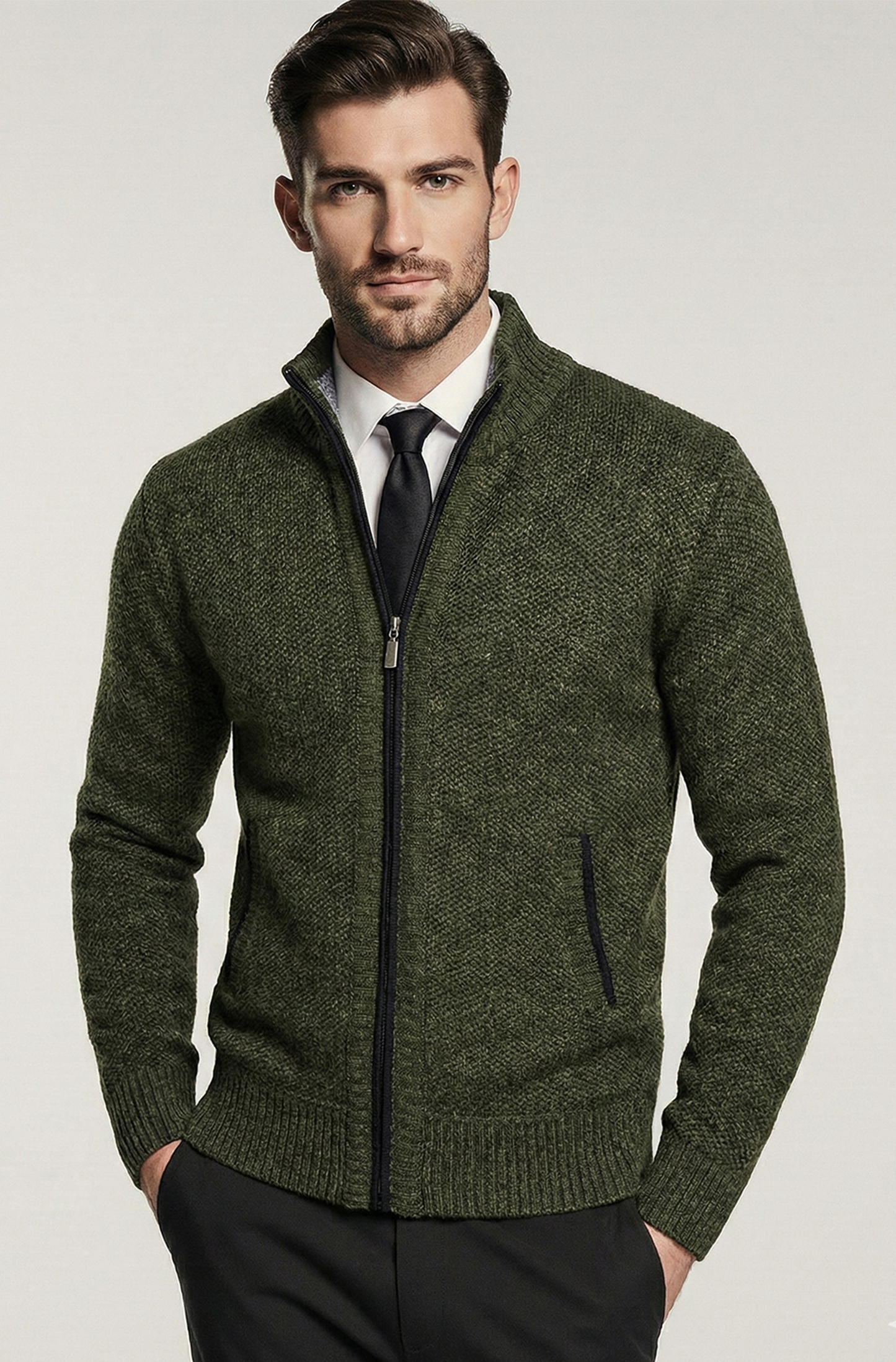 Stickad Jacka med Hög Krage och Geometriskt Mönster | Emil – Mörkgrön