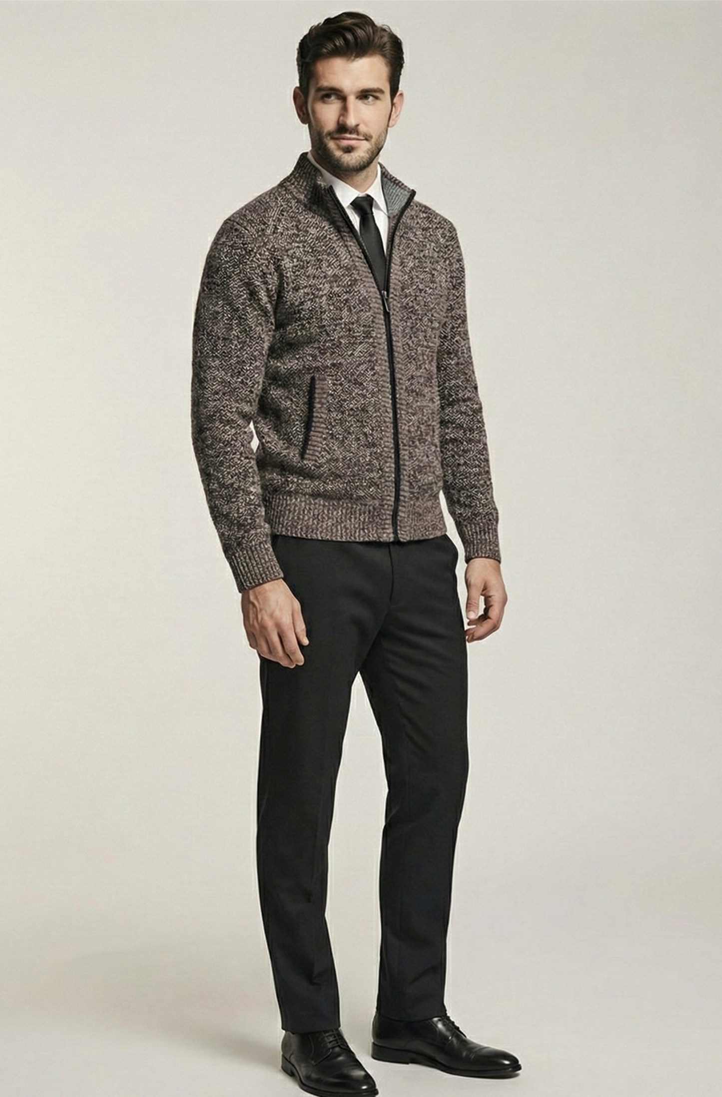 Stickad Jacka med Hög Krage och Geometriskt Mönster | Viktor – Brun