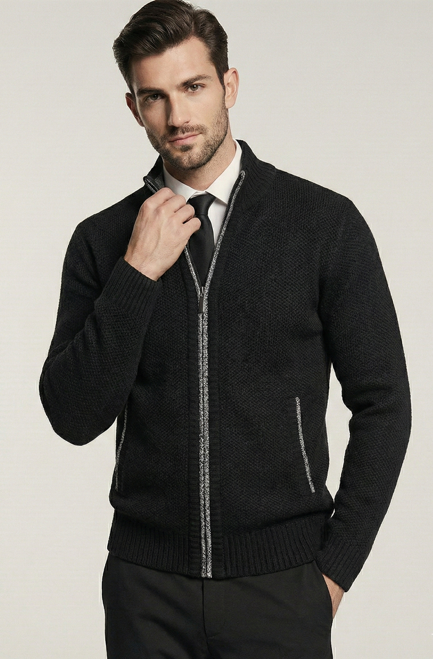 Stickad Jacka med Hög Krage och Geometriskt Mönster | Oskar – Charcoal Svart