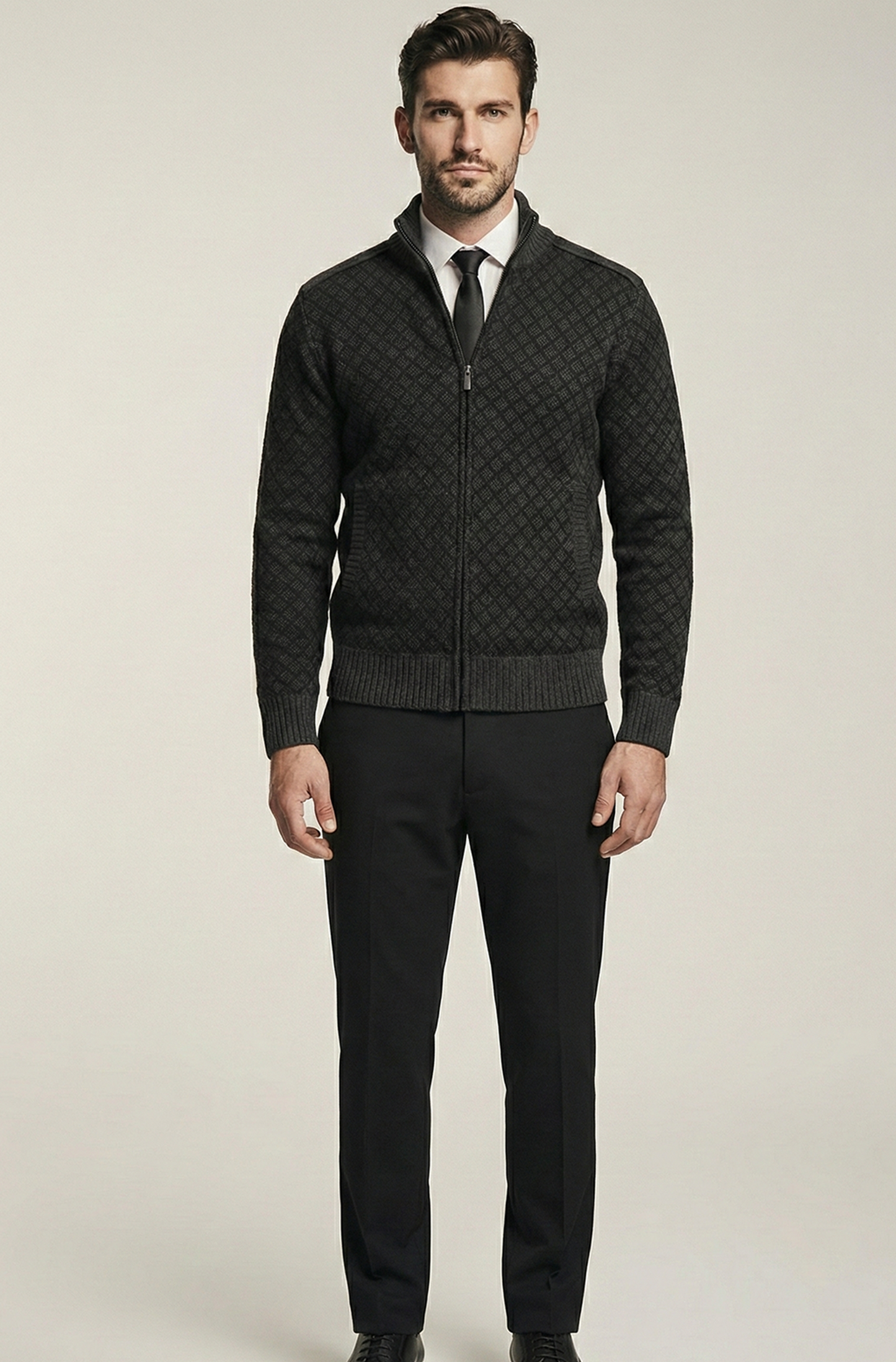 Stickad Jacka med Hög Krage och Geometriskt Mönster | Johan – Svart